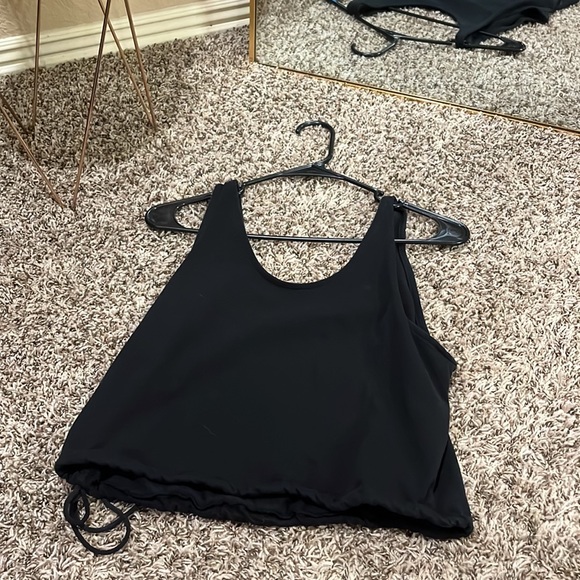 Black Nike crop muscle tank - Picture 3 of 3